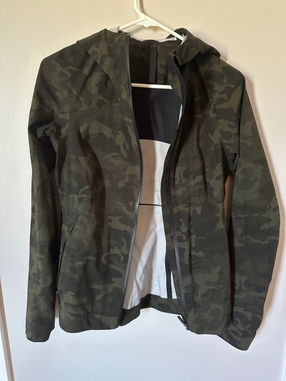 Lululemon Womens Hooded Camo Zip Jacket
